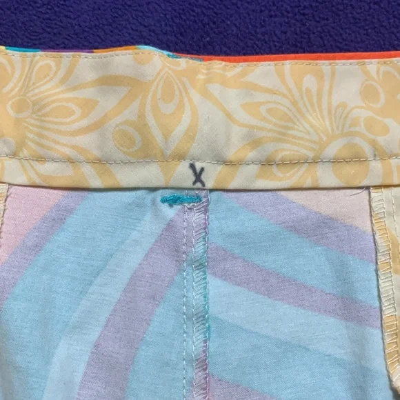 Men’s Loudmouth golf shorts multicolored wavy Torrey Lines men’s size 42 Groovy! - Picture 16 of 16